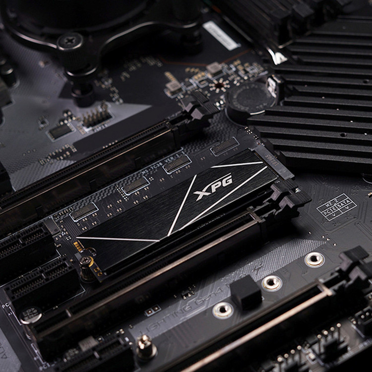 اس اس دی اینترنال ایکس پی جی مدل XPG GAMMIX S70 BLADE ظرفیت 2 ترابایت